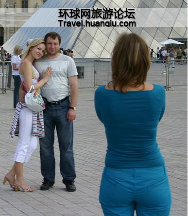 俄罗斯美女热衷外嫁移民 跨国婚姻有秘笈_俄罗