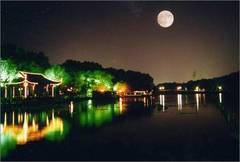 平湖秋月图片