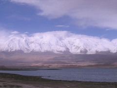 公格尔峰图片